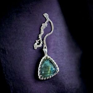 Chapal Zenray Labradorite pendant sterling silver on 17-20” chain BSI Italy 925